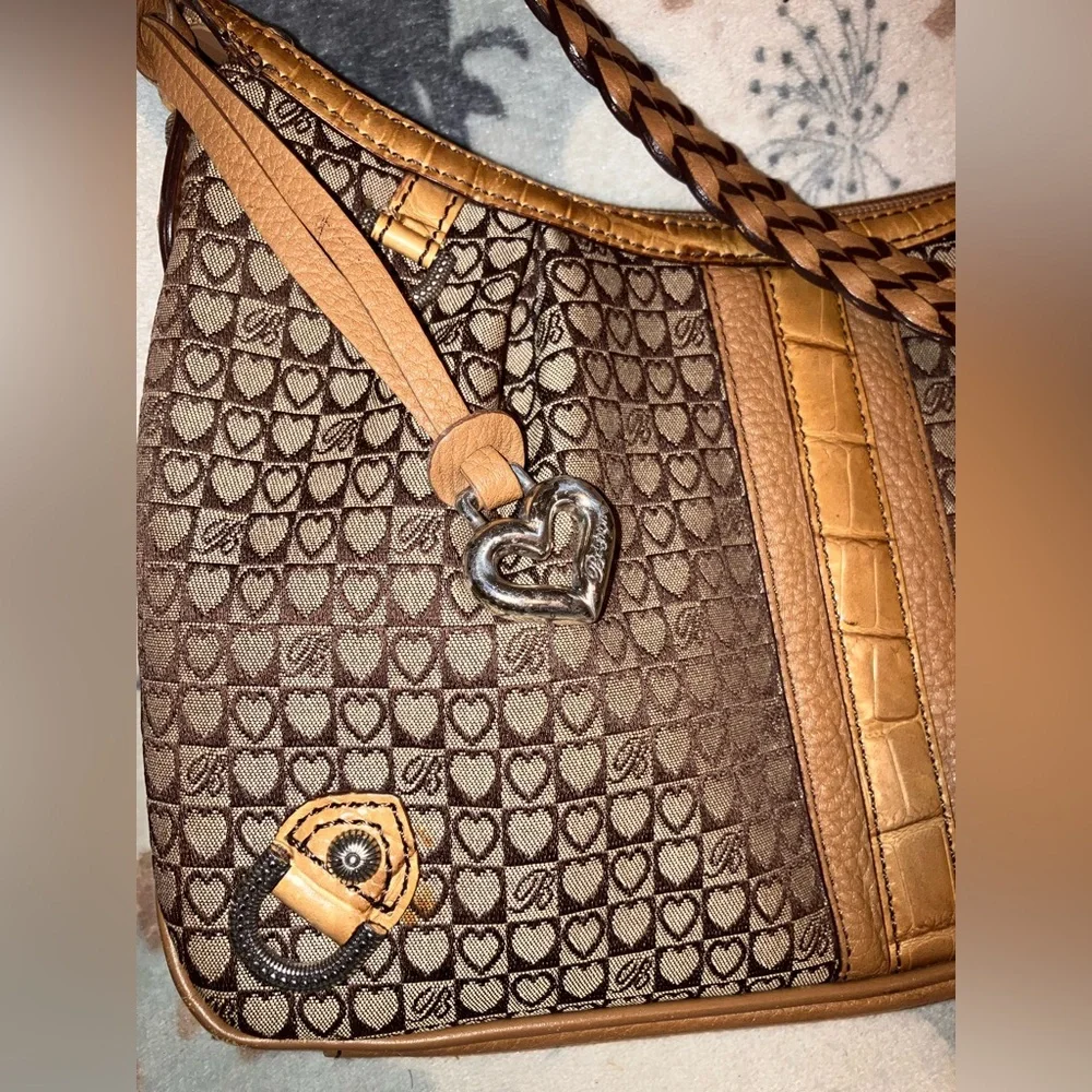 Brighton Heart Shoulder Bag - Picture 4 of 7